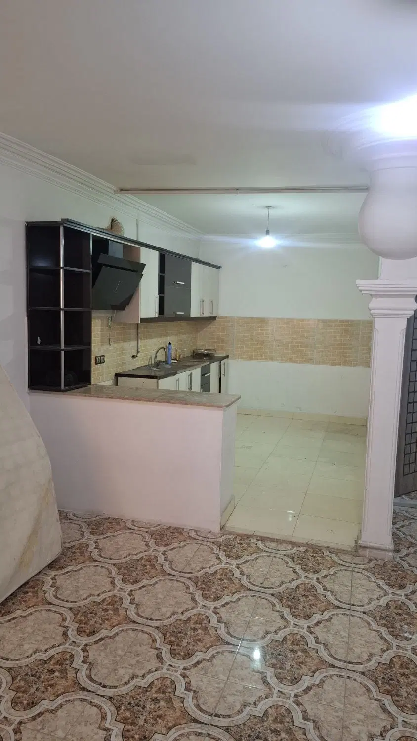 طبقه همکف ماشین رو