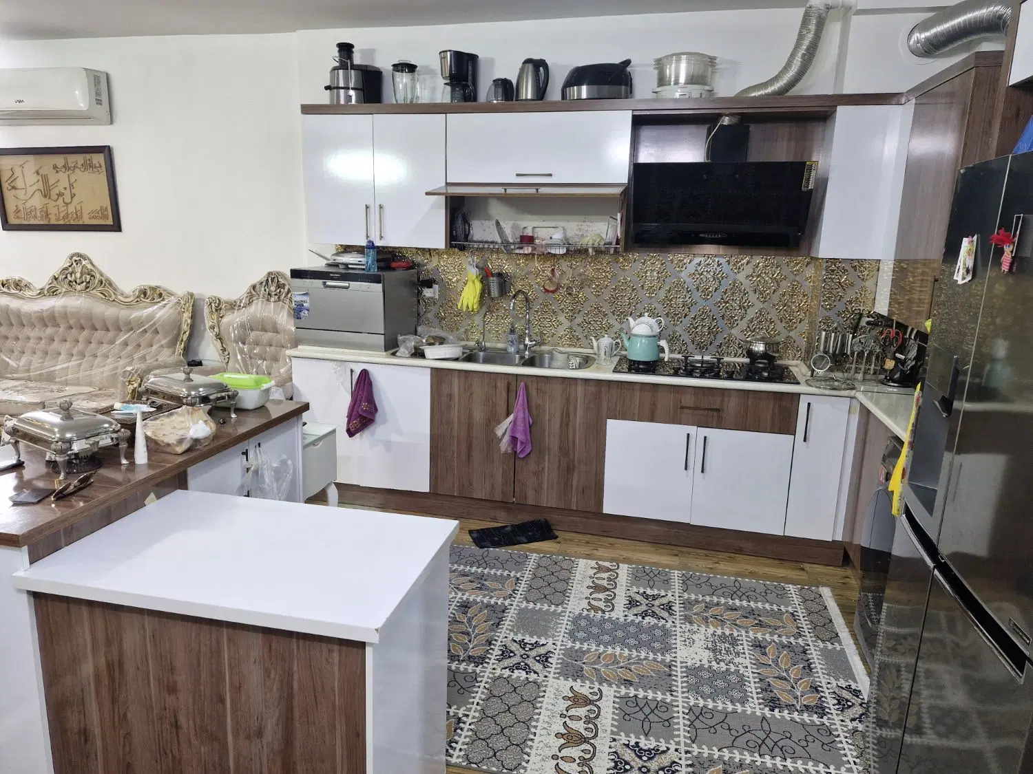۸۵ متر _آسانسور_پارکینک اختصاصی بدون مزاحمت