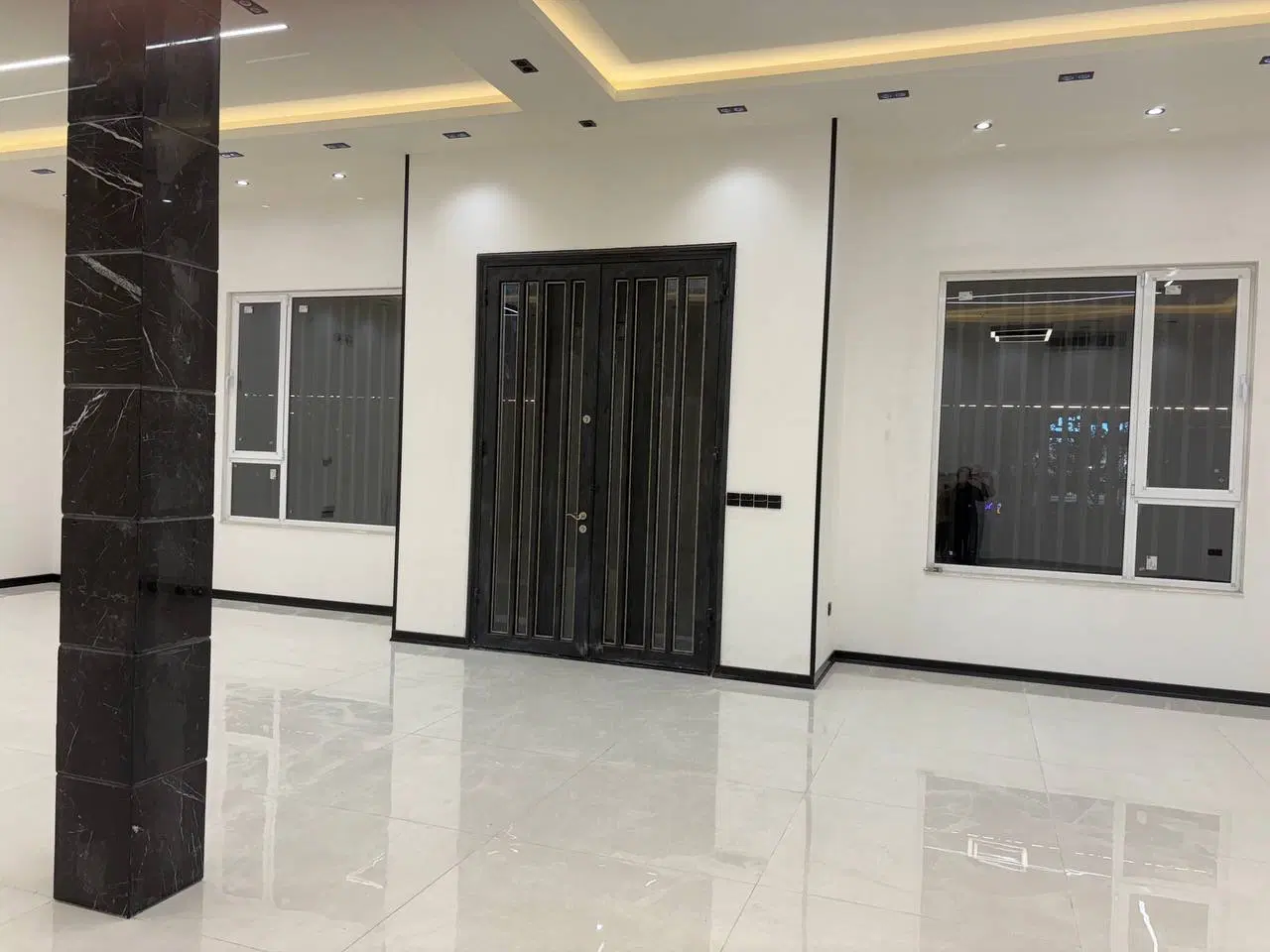 مغازه نعل اسبی
