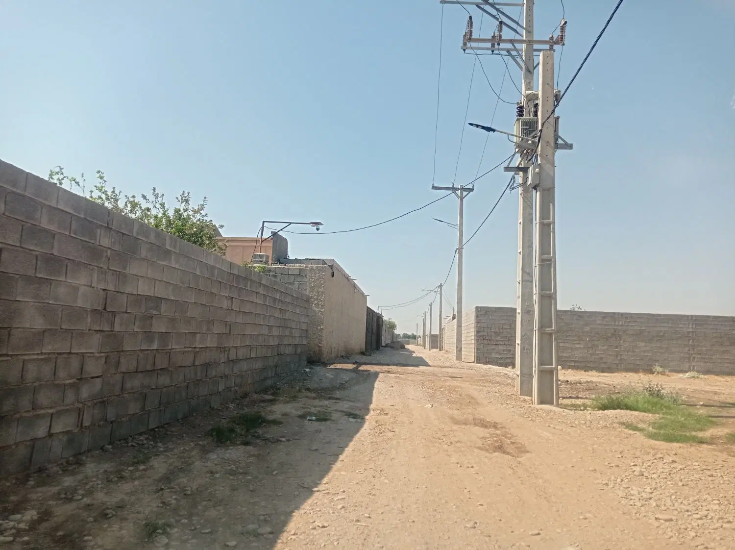 زمین چهاردیوار باغ باغچه ویلادامداری چمگلک چم گلک