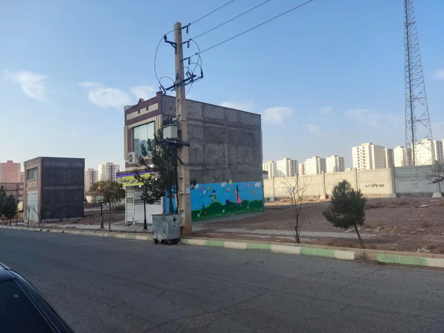 زمین تجاری پرند