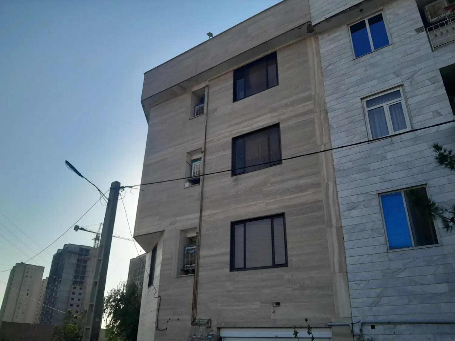 فروش آپارتمان 99 متری سالور