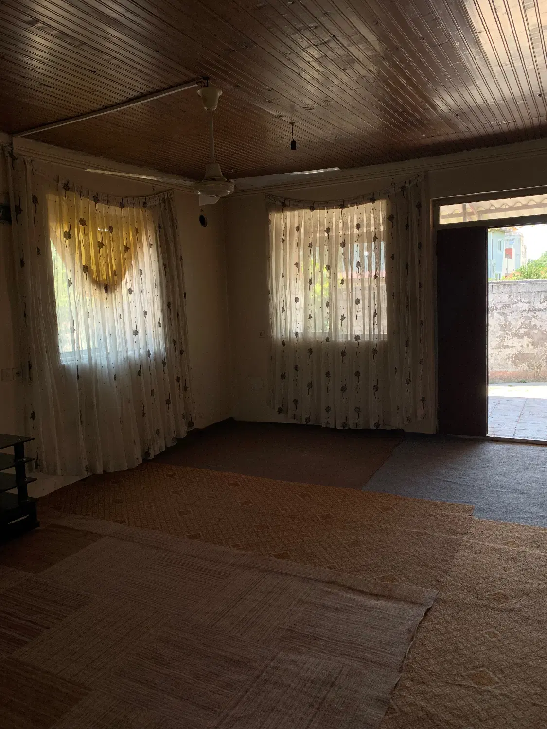 اجاره خونه حیاط داره