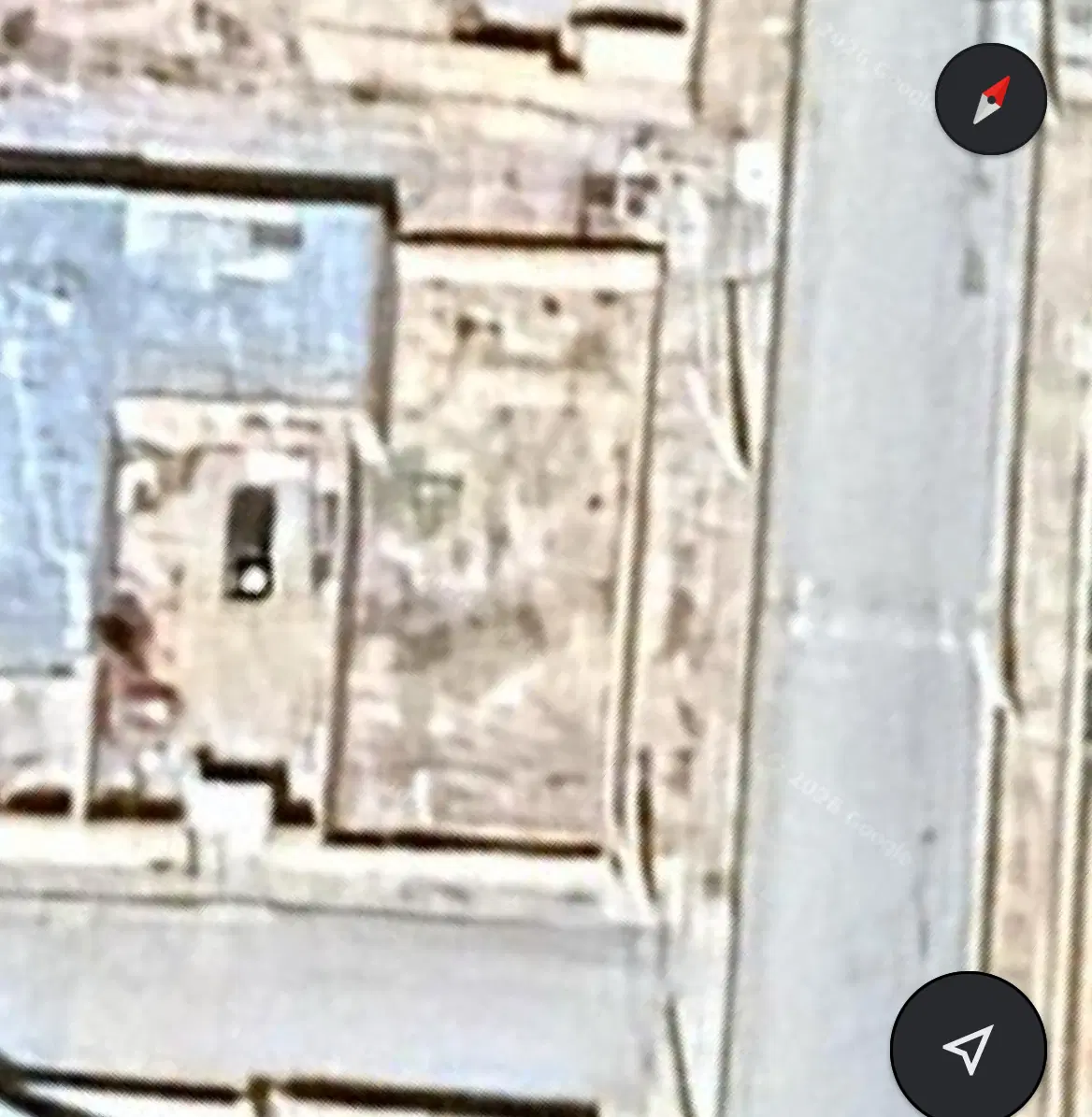 زمین سر خیابان قدس