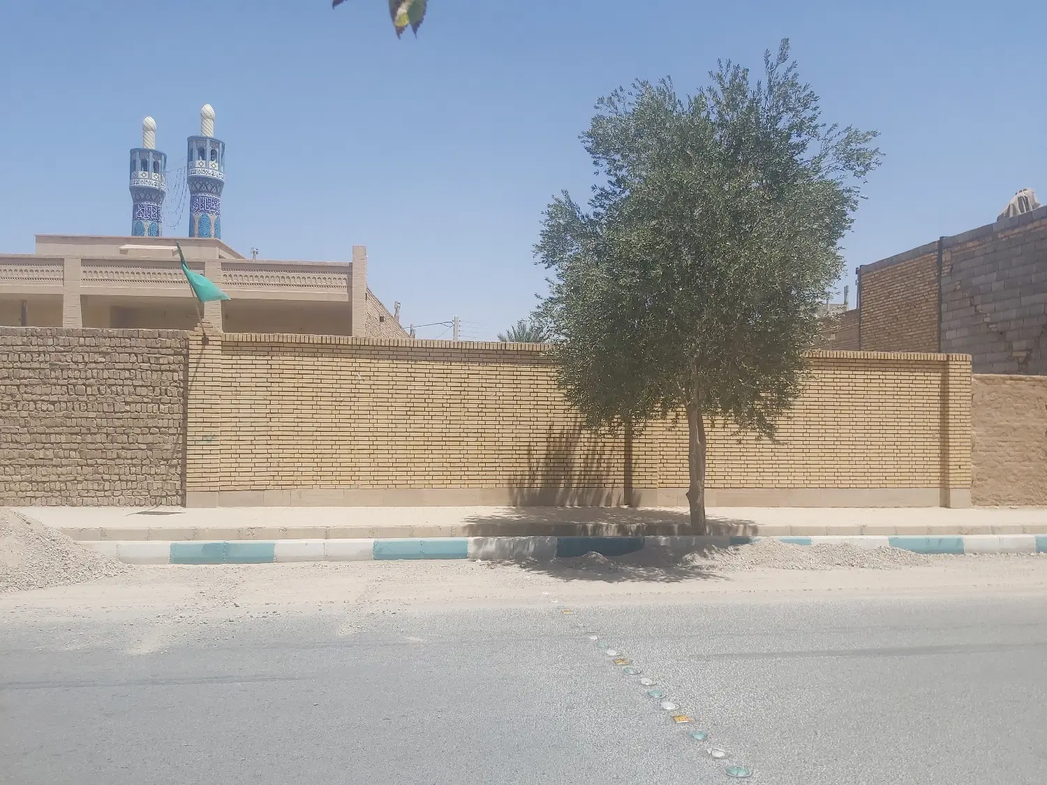 یک قطعه زمین تجاری صدرآباد، ابتدای خیابان نادری