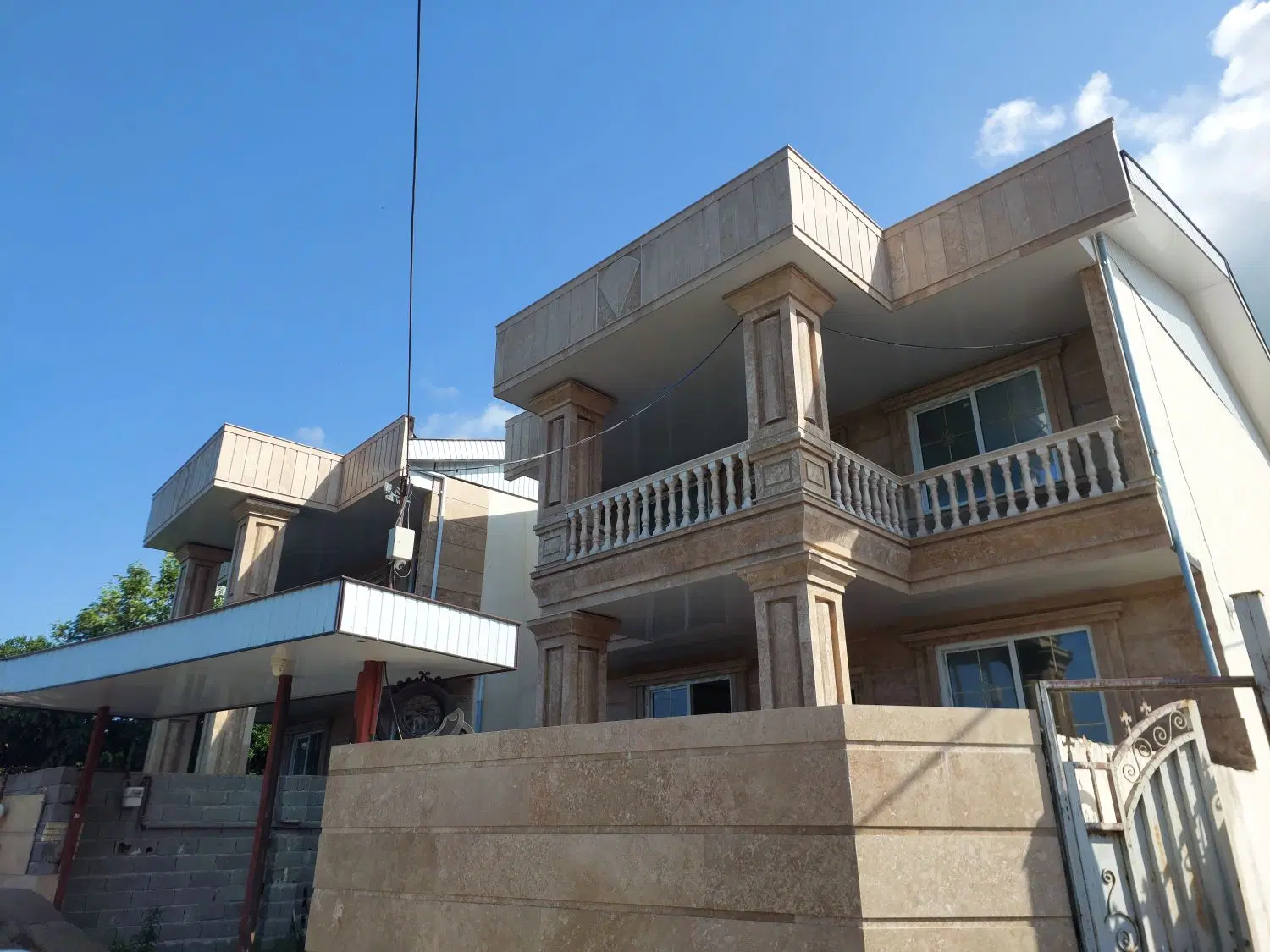 دو ویلای شیک ۲۲۰ متری