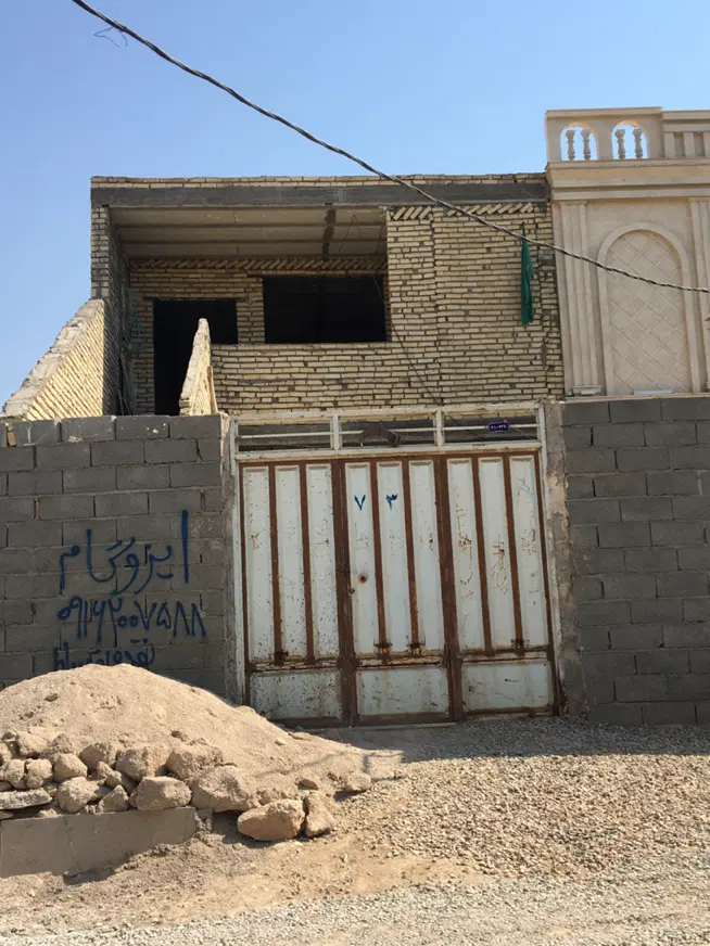 خانه دو طبقه نیمه کار واقع در شهرک اندیشه