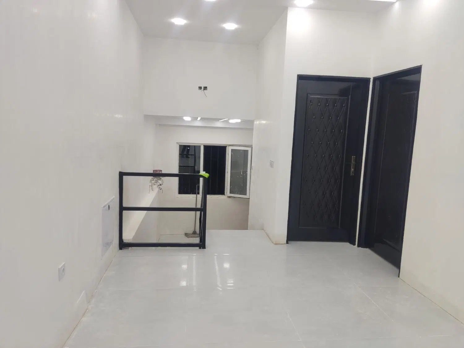 دفتر شیک جهت محل کار دارای۴ اتاق -خیابان هلال احمر