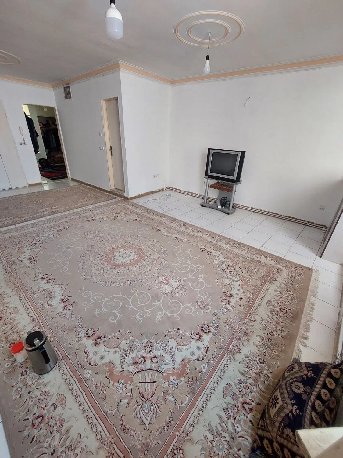 ۵۸متر تکواحدی _ پارکینگ غیرمزاحم _ طبقه سوم سندی