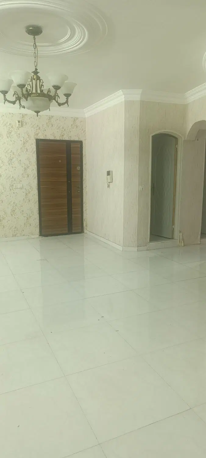 ۸۰ متر همکف با ۸۰ متر حیاط اختصاصی