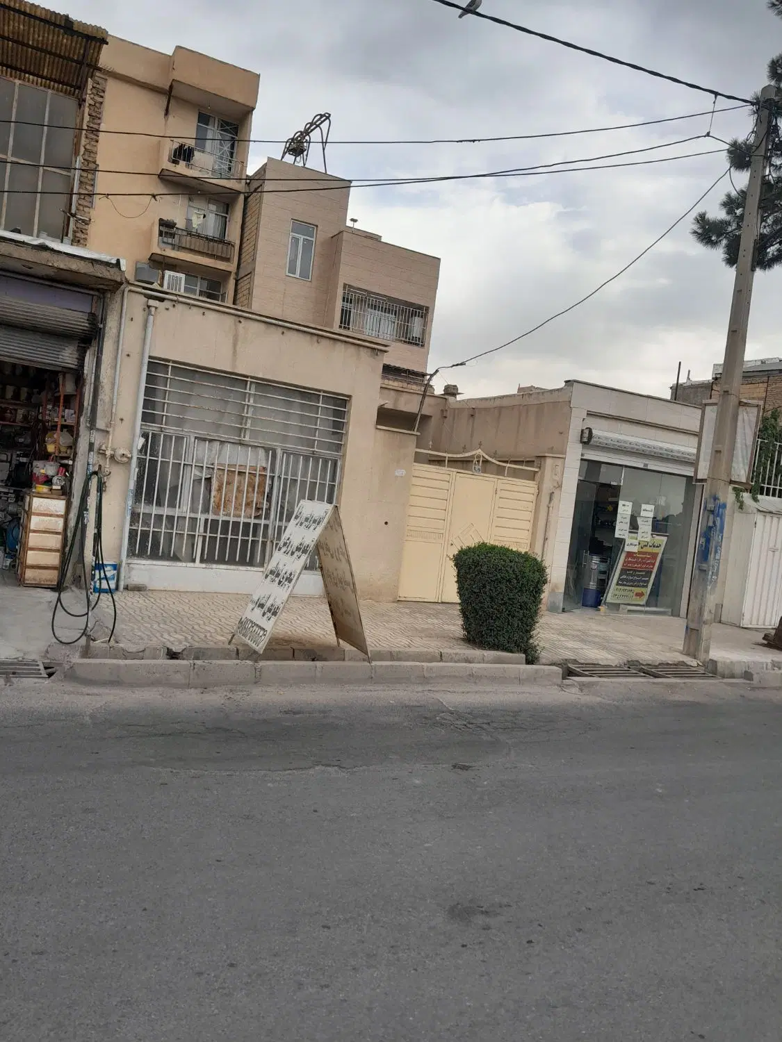 ویلایی کیانمهر شهرک علوی خ شهدا