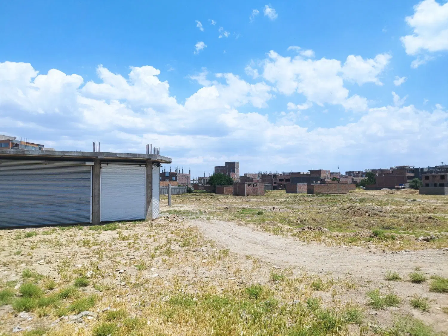 زمین مسکونی