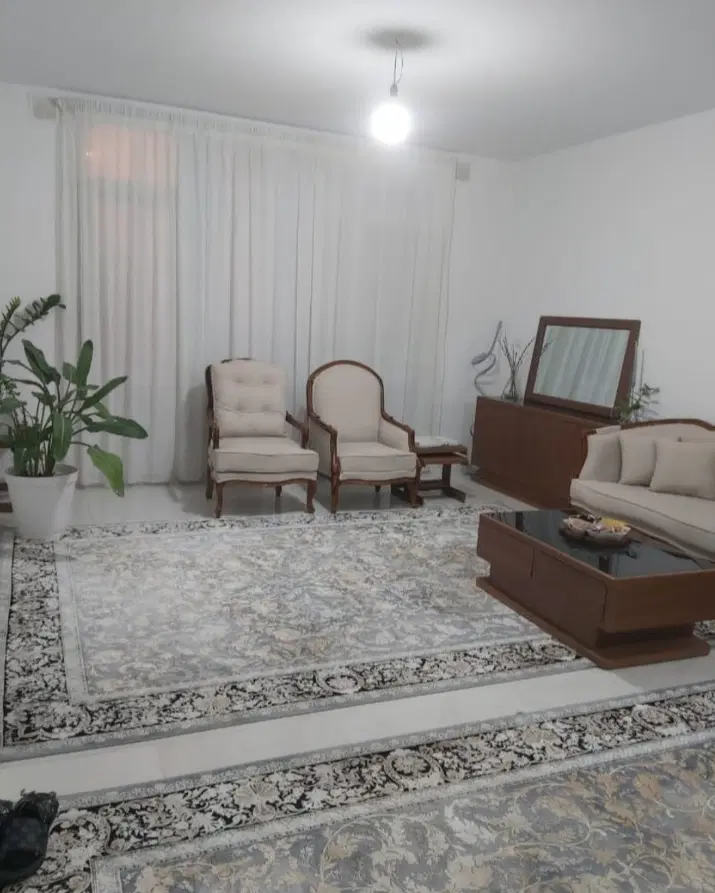 واحد ۱۲۰ متری دوخواب غرق نور