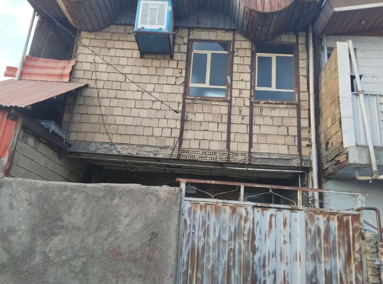 خانه دوطبقه فروشی ناصرالدین کوچه ایثارگردهم