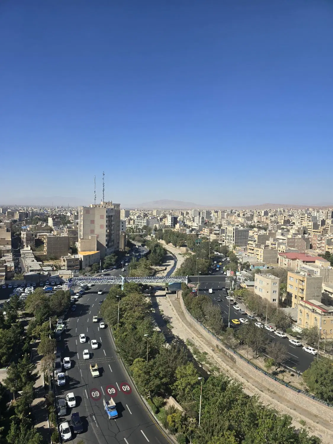 فروش مغازه دونبش75،60وزیرزمین135متری(عباسی سیلاب)