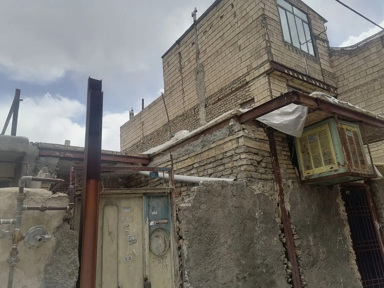 پشت بام هوایی ۹۰ متری توس ۶۵