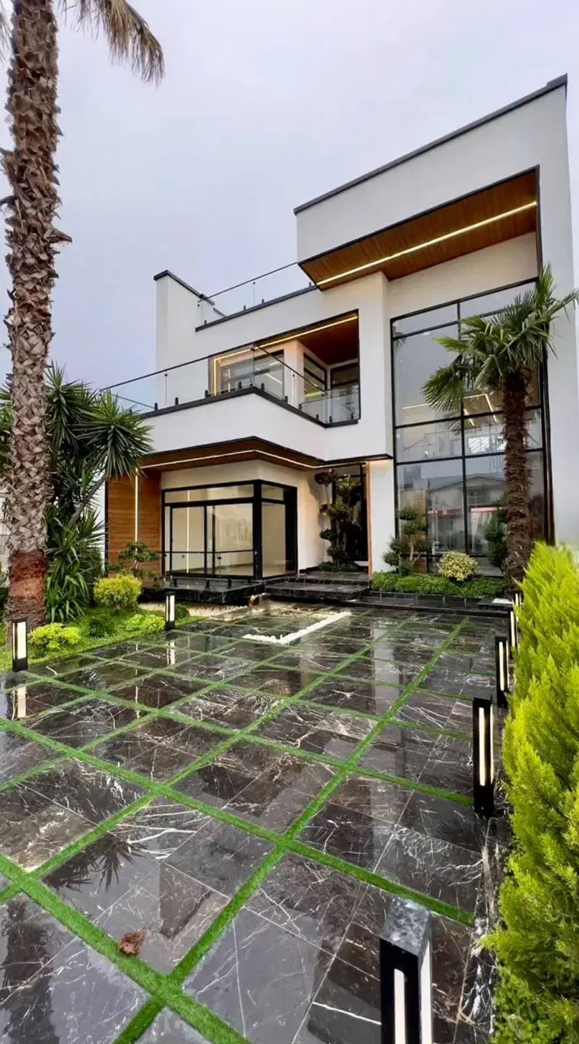 ویلای دوبلکس مدرن شهرکی با حیاط سازی بسیار زیبا