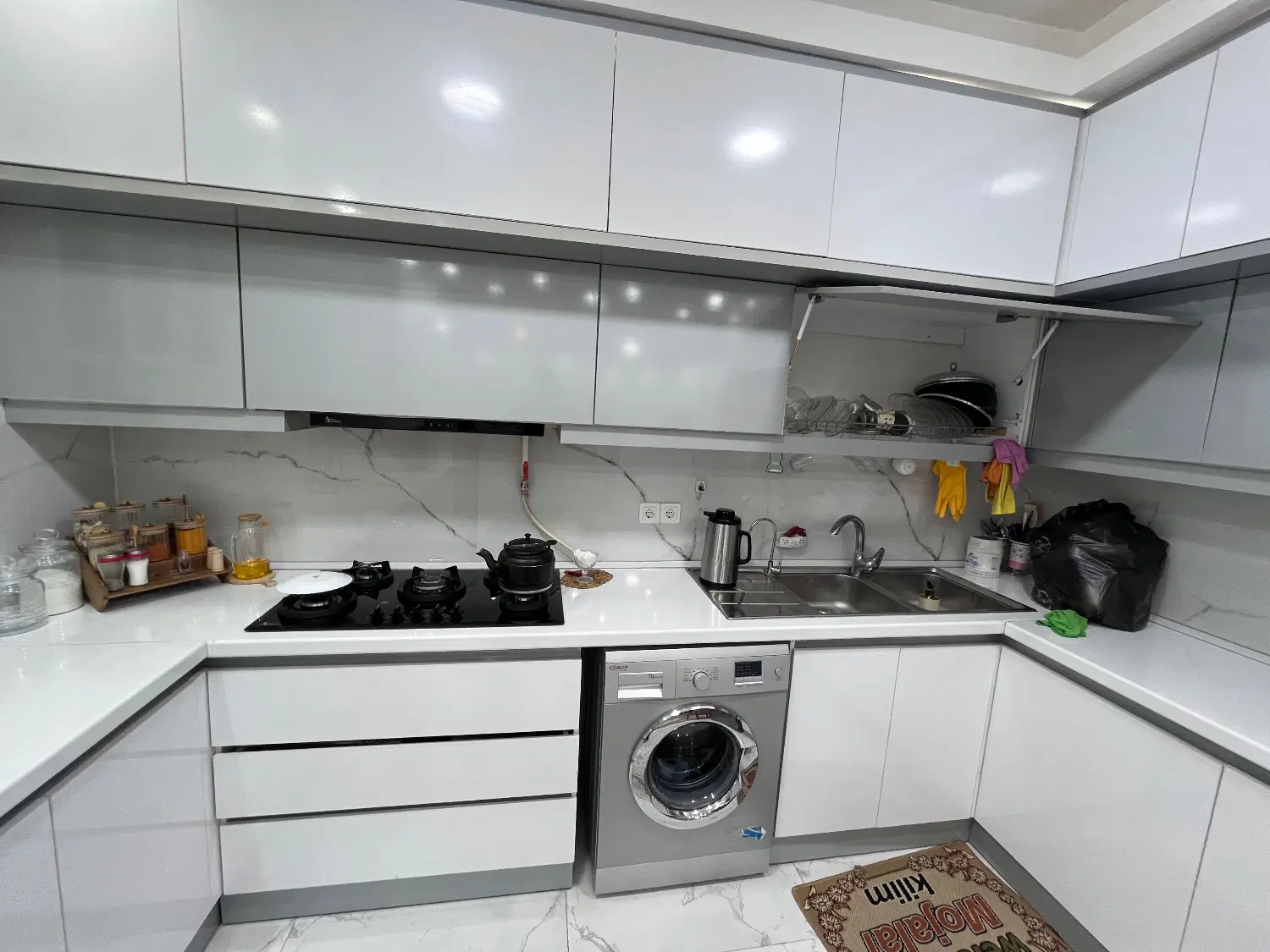 آپارتمان سه خواب ۱۳۰ متری سه راهی مخابرات