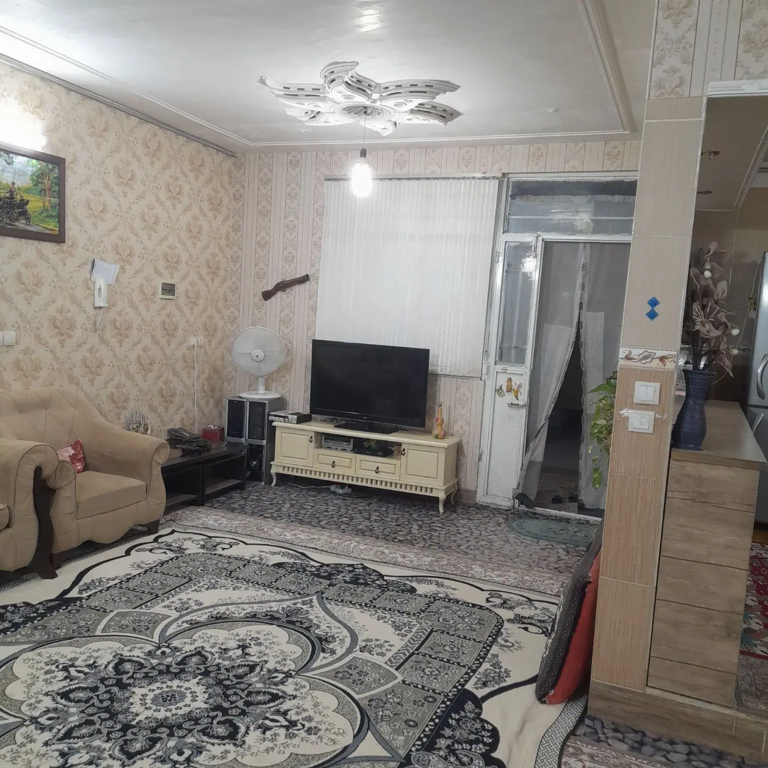 دو طبقه بهاران ۴ یا خاتم ۱