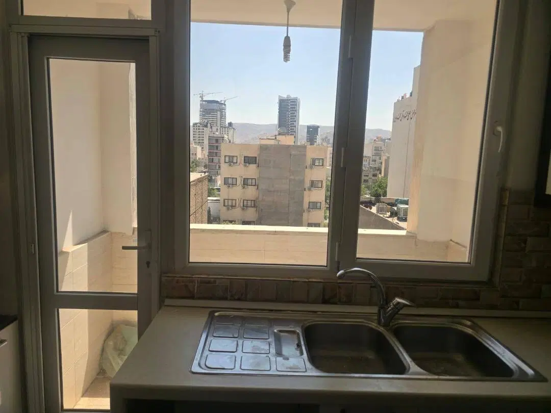 فروش واحد بازسازی شده دانشجو1 دو قدمی مترو