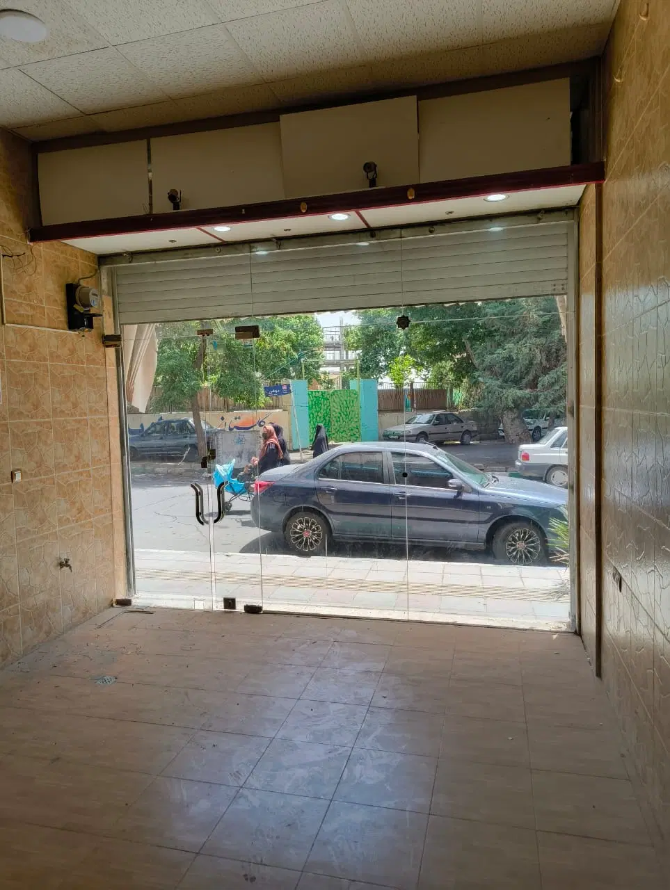 فروش مغازه ۳۰ متری با کلیه امکانات روبروی مدرسه