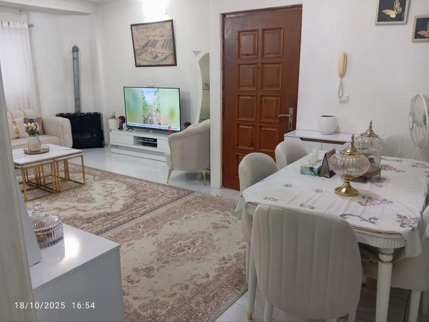 آپارتمان خوش نقشه دور تا دور نورگیر ساختمان دنبش