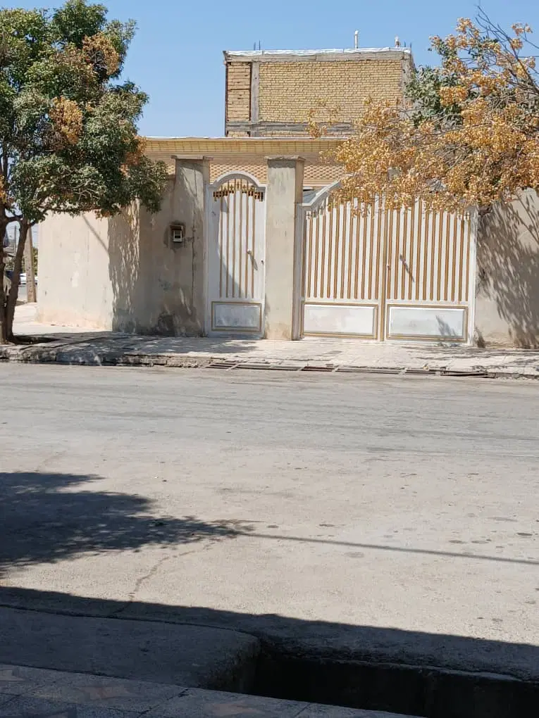 خانه ویلایی بزرگ و بیسارشیک فروشی