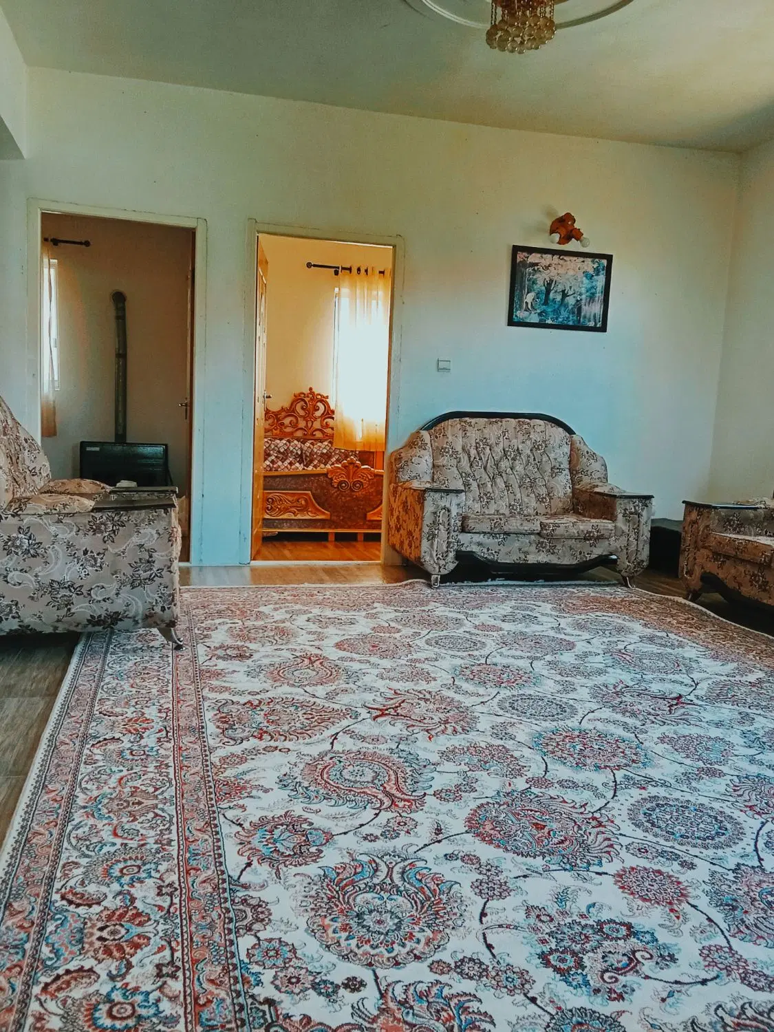 خانه ویلایی دوخوابه دربست  نزدیک سرولات