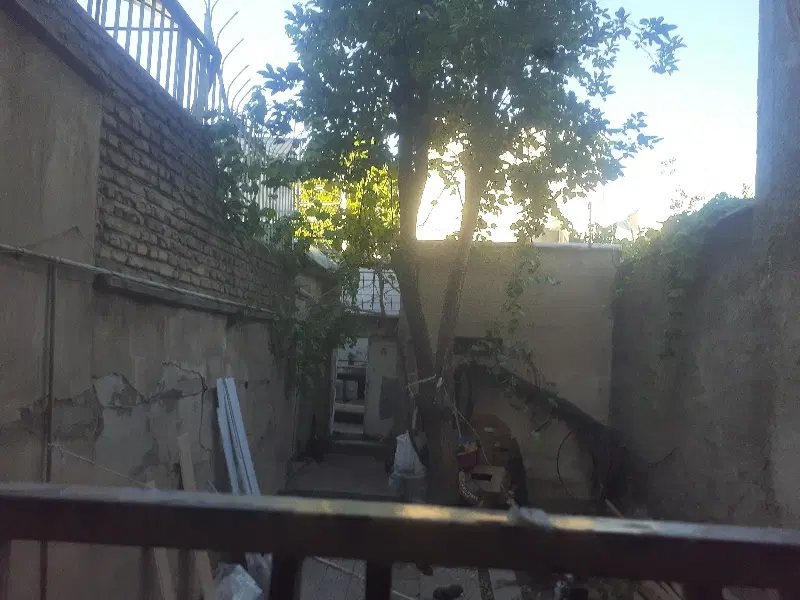 خانه قدیمی بازسازشد معماری قدیمی  دست نخورده است.