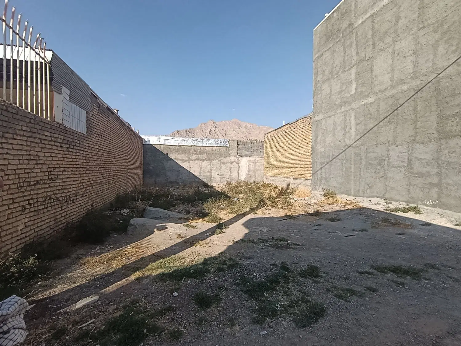 زمین ۱۴۰ متری کرناچی خوش نقشه