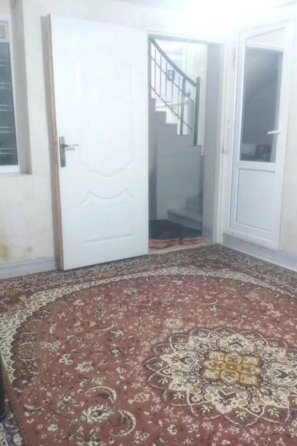 رهن سه خوابه در خیابان شهید مدنی یک میلیارد تومن