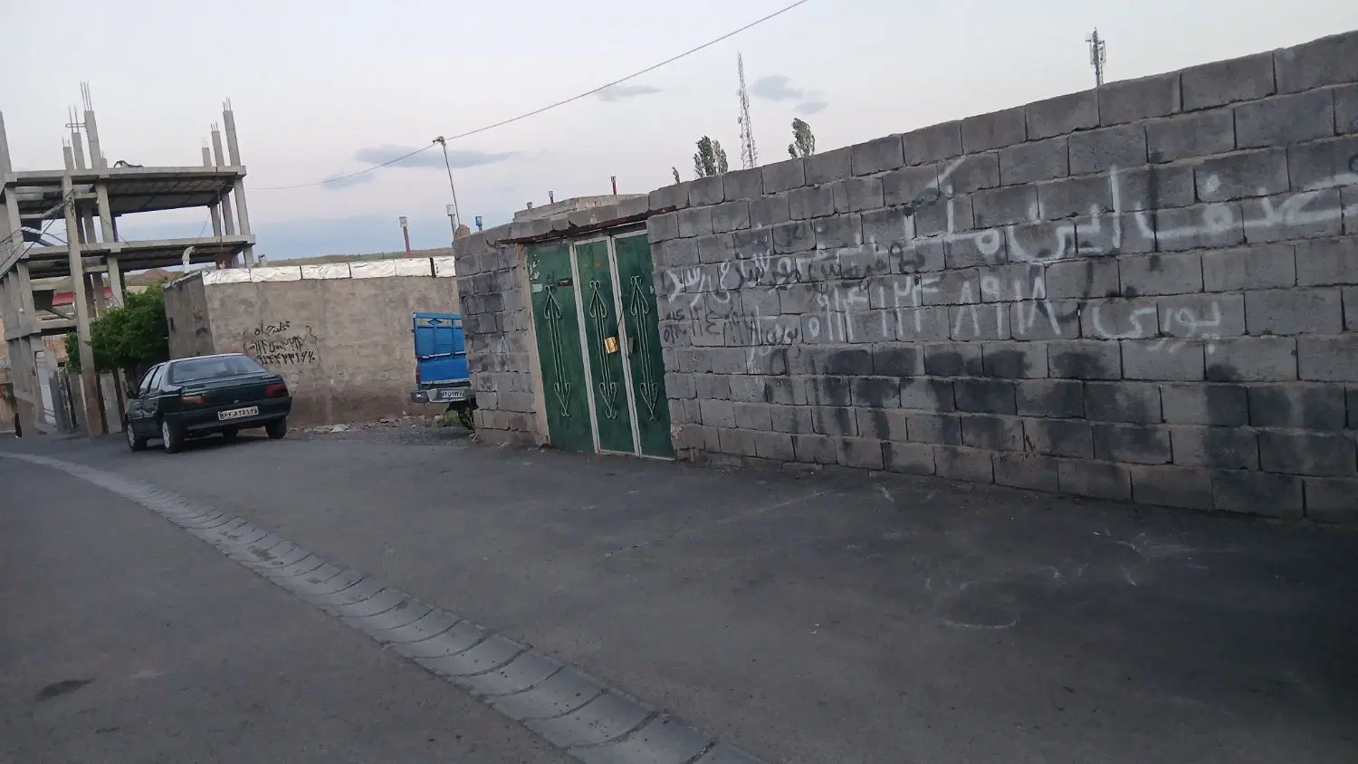 زمین مسکونی چهار دیواری