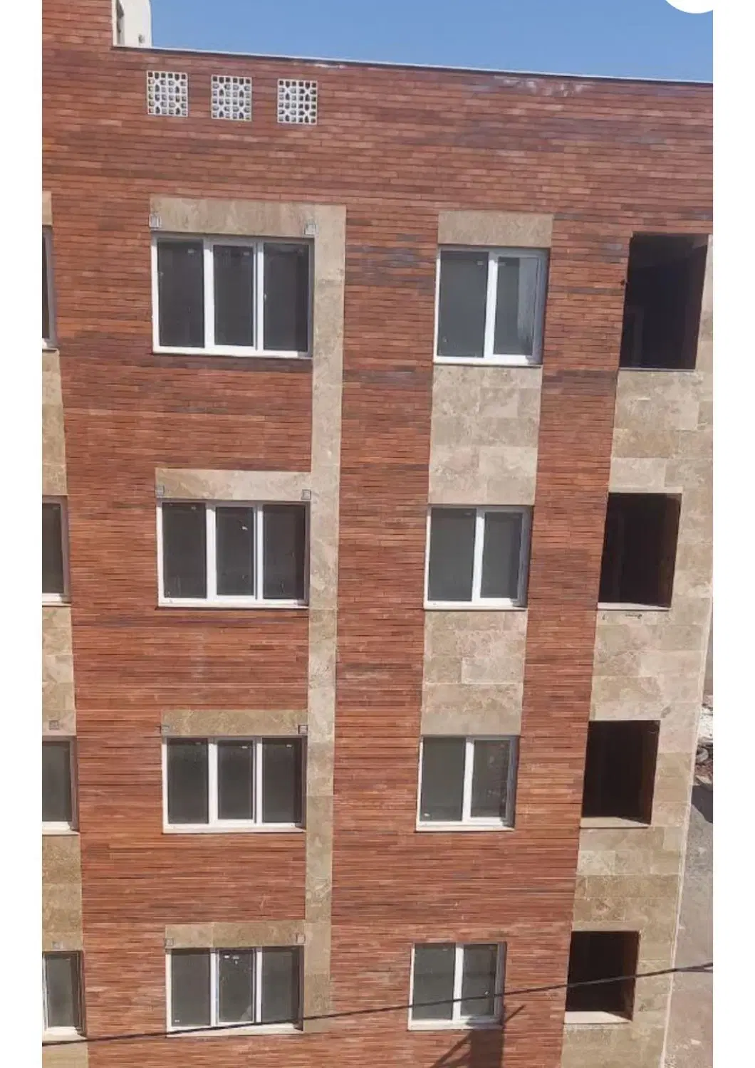 هم خونه خانم