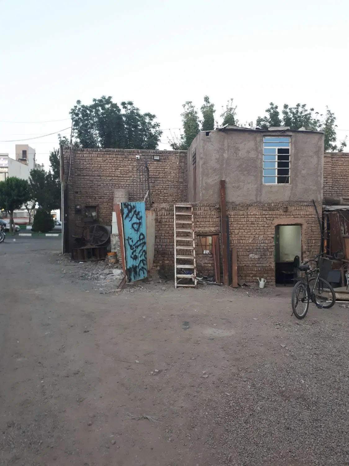 فروش گاراژ قرچک(بر اصلی خوش قیمت)