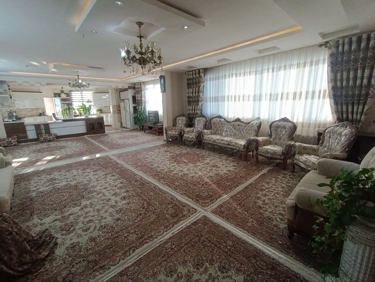 ۱۷۰متر_خوش نور و شیک_۳خواب_اندیشه