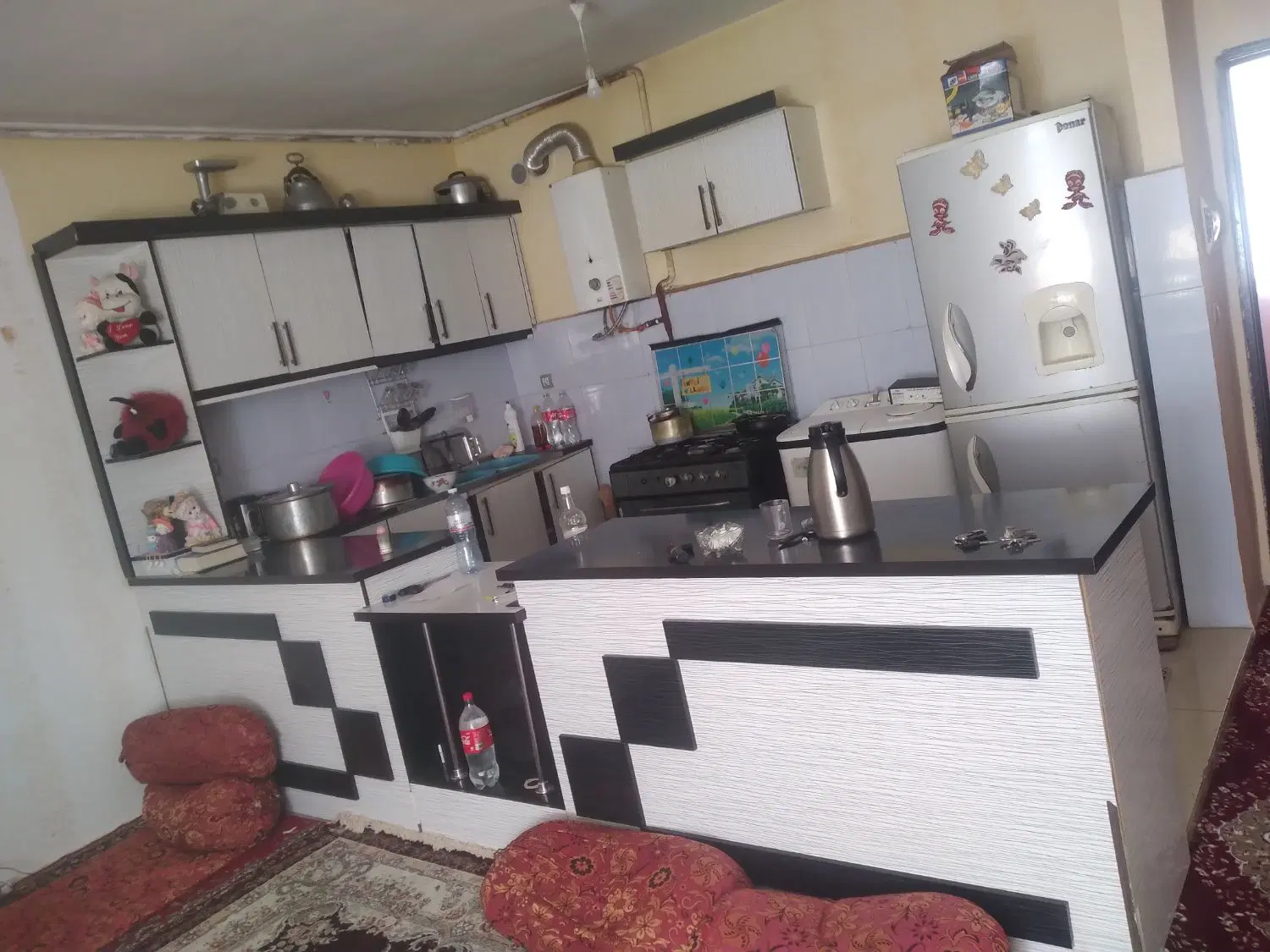 یک  منزل مسکونی اپارتمانی طبقه اول درشهرک مهرگان