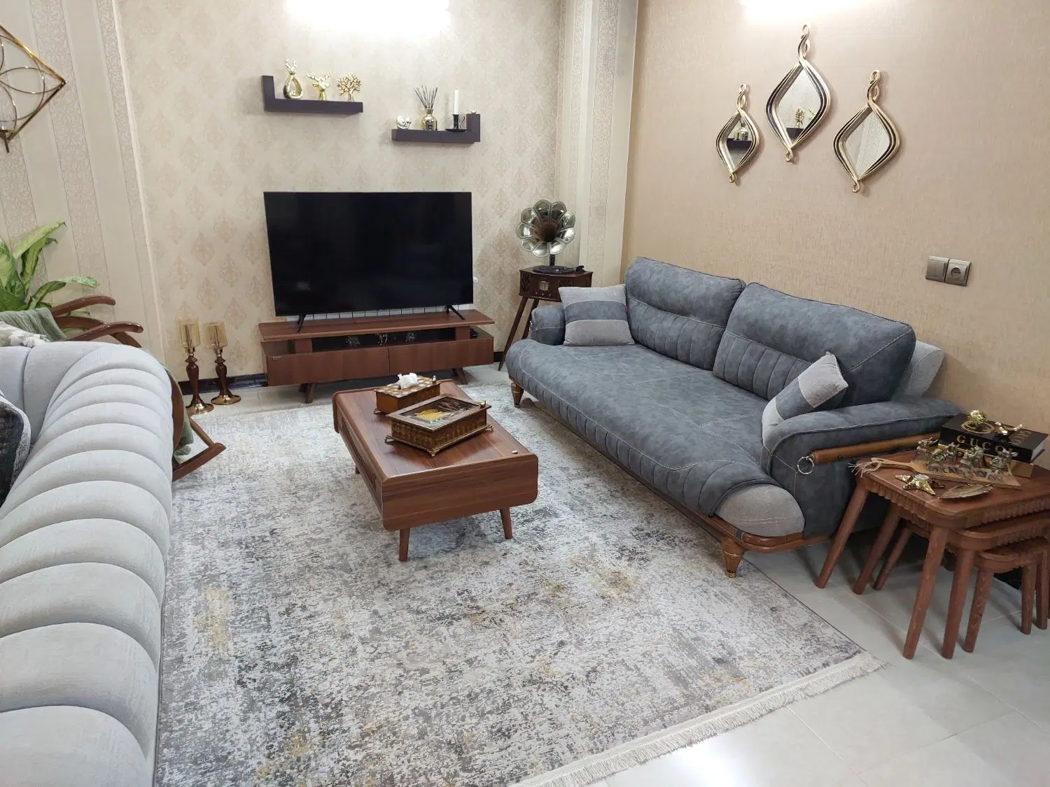 رهن و اجاره آپارتمان ۵ دقیقه ای خیابان