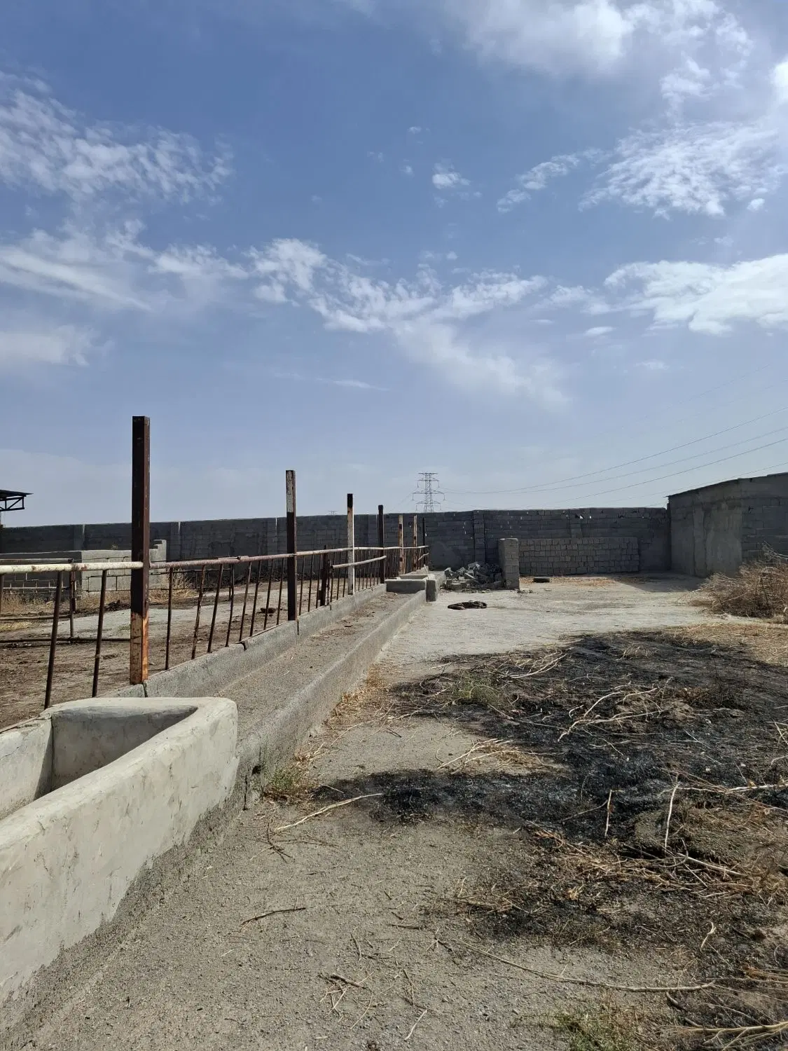 گاوداری انبار