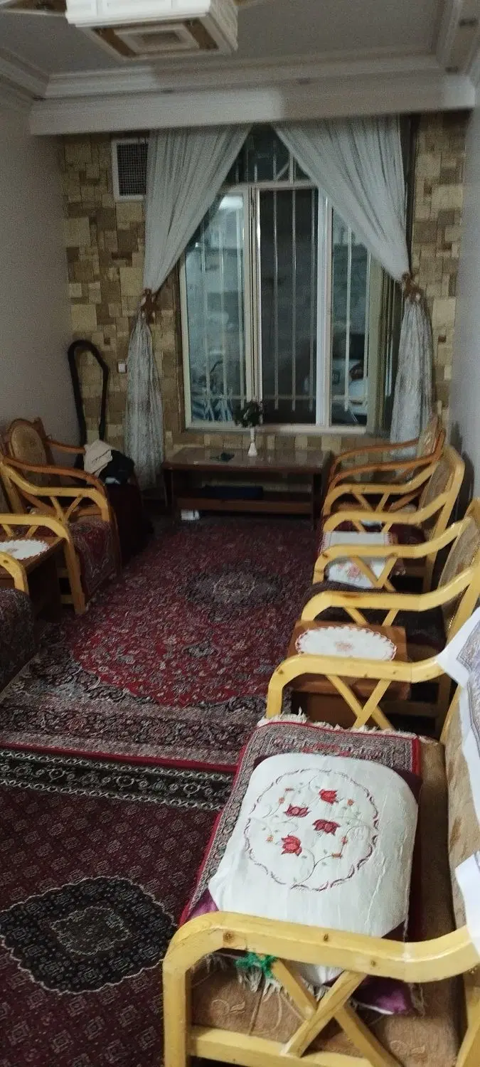 خانه ویلایی دو طبقه در خیابان شهدا