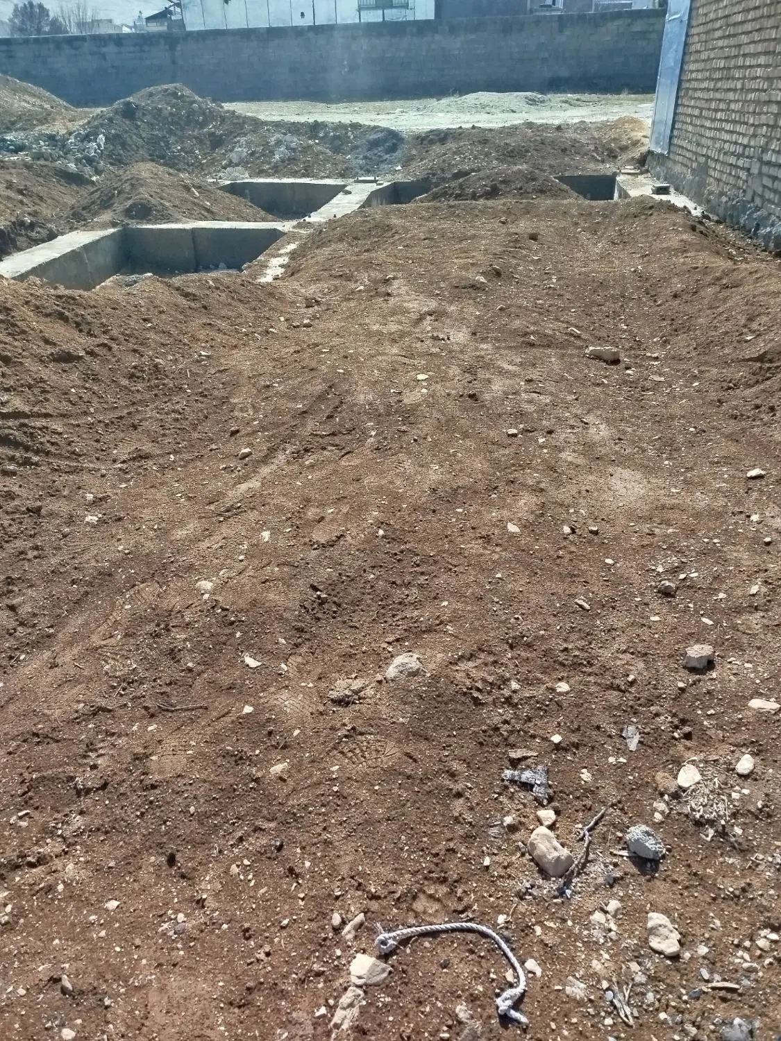 زمین فروشی
