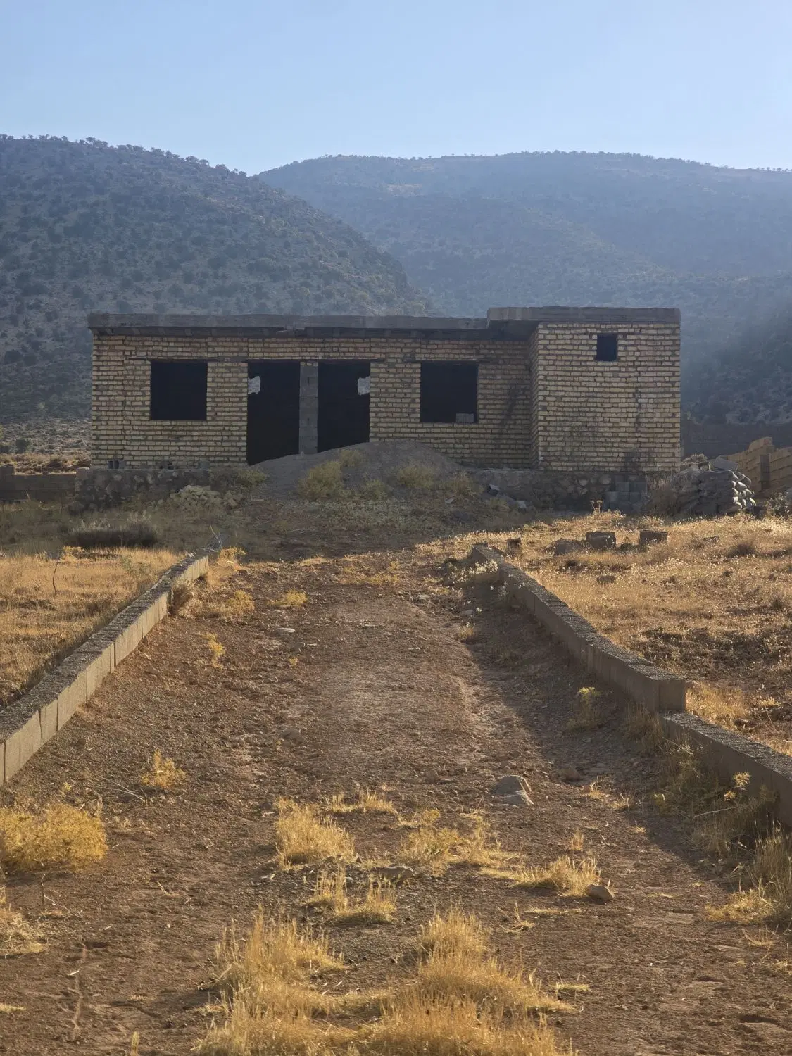زمین باغ شهری سیاخ دارنگون