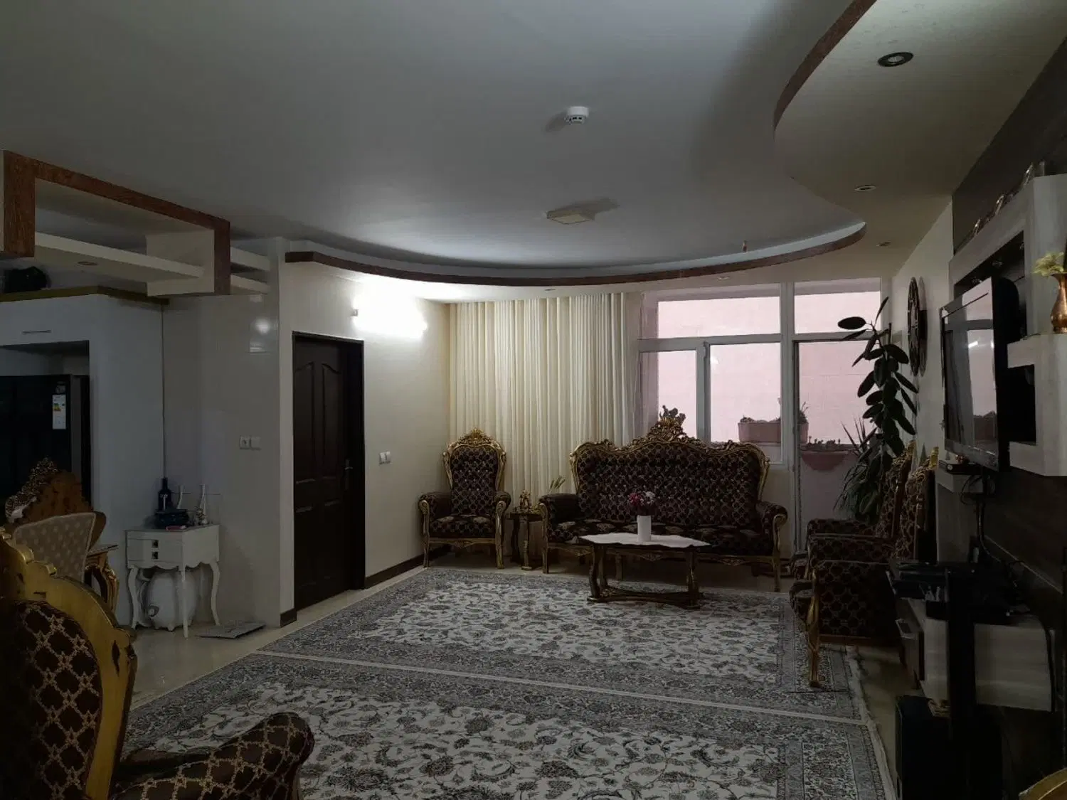 واحد ۱۱۵ متری سه خواب دهخدا