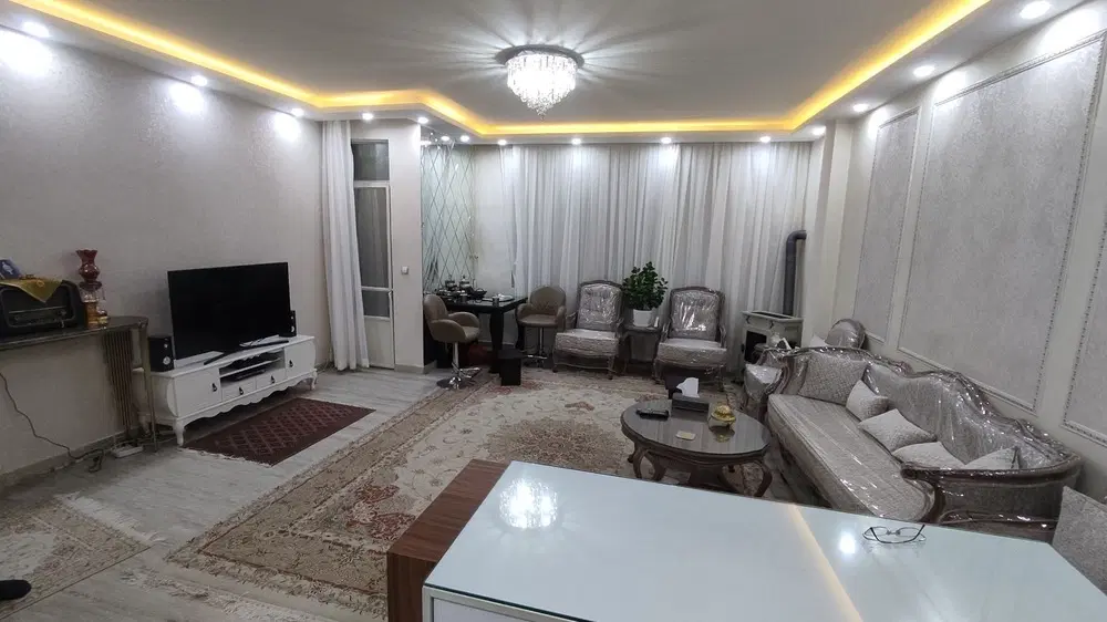 اپارتمان ۸۵متری طبقه اول پارکینگ سندی