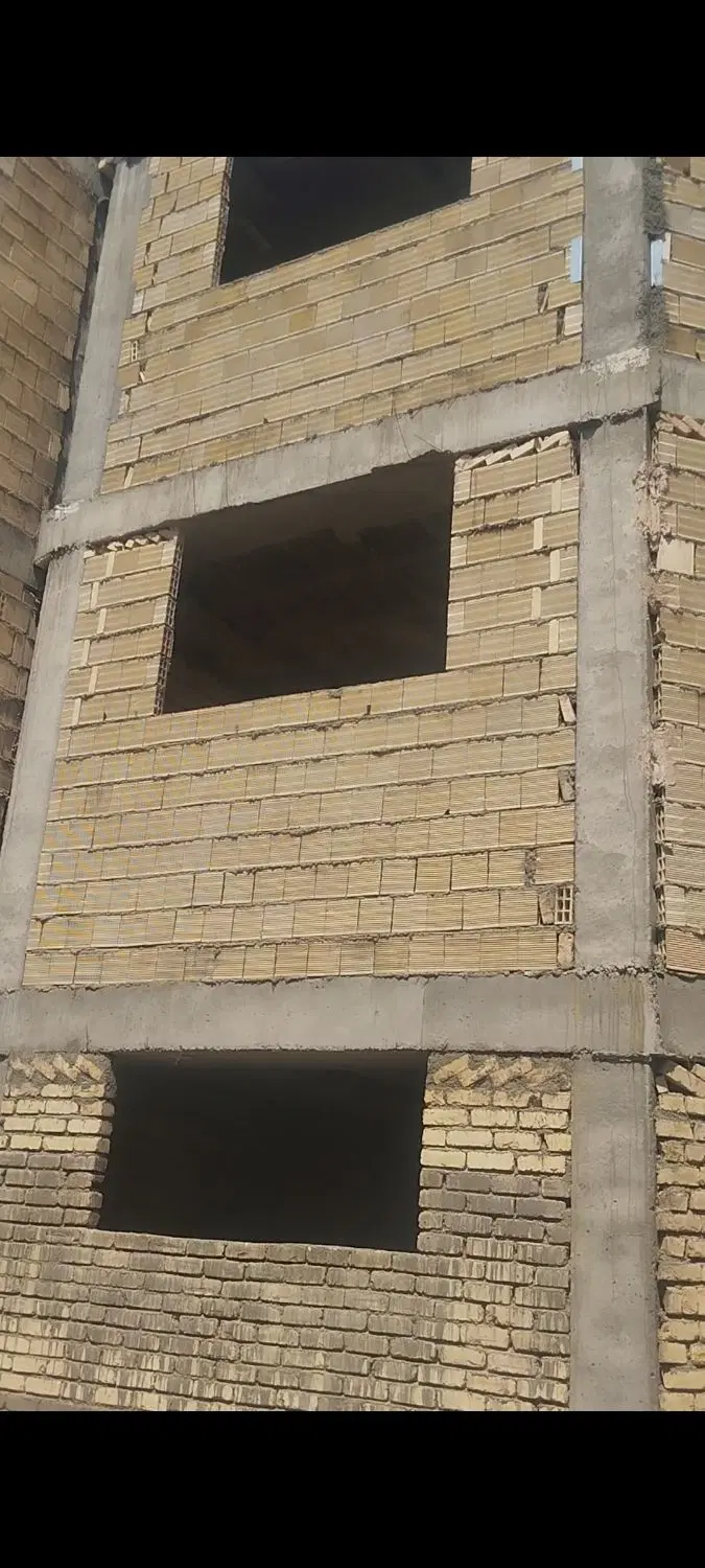 ساختمان سفت کاری شده