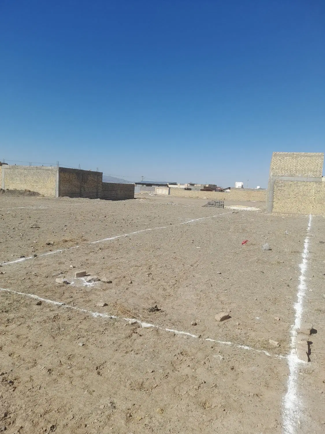 زمین ۱۶۵متر جاده قمصر کوچه باسکول چهاراه امام هادی