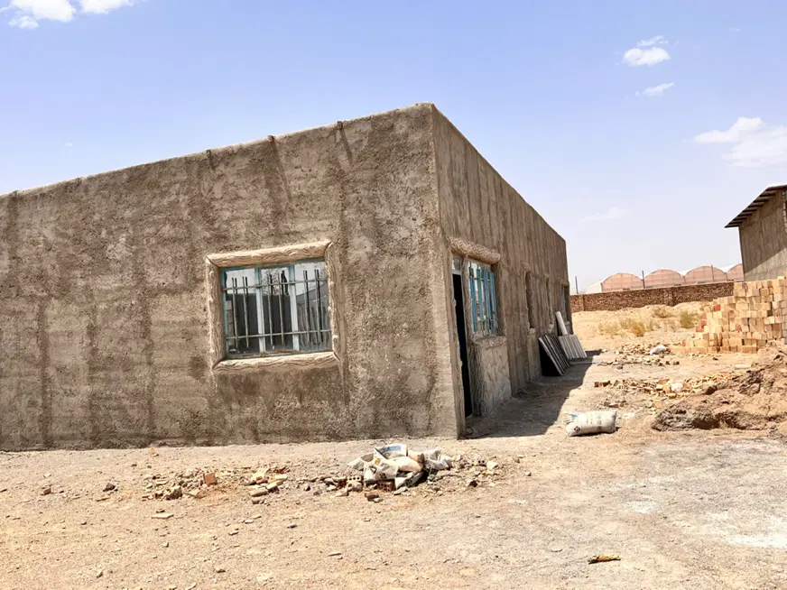 گارگاه بیست هزار متر با دو هزار متر بنا