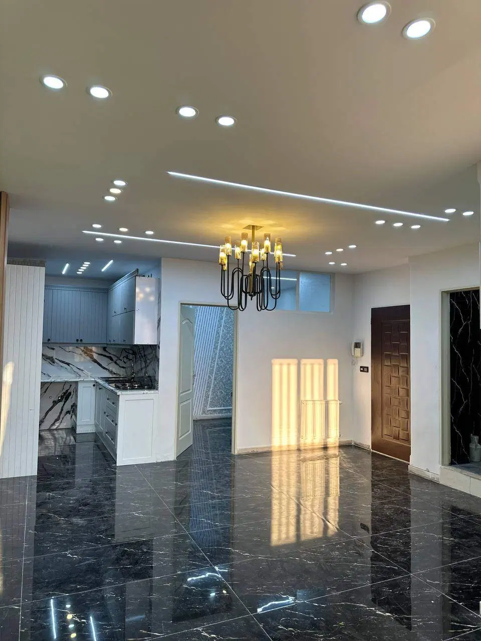 آپارتمان ۴۸ متر_ پارکینگ_ پکیج_ آسانسور_ رو به نما