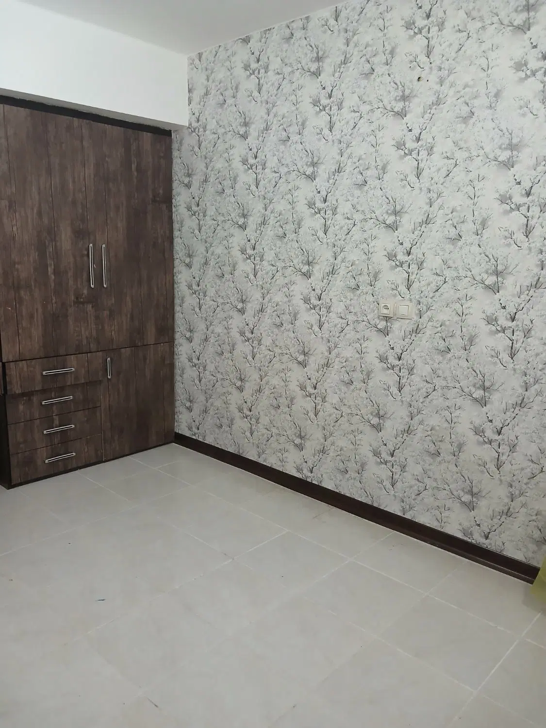 آپارتمان دوخوابه کامل.پارکینگ و انبار ی مسقف