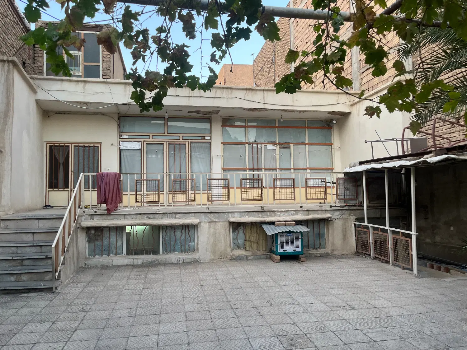 ویلایی ۳۲۸ متر شهید رجایی شمالی