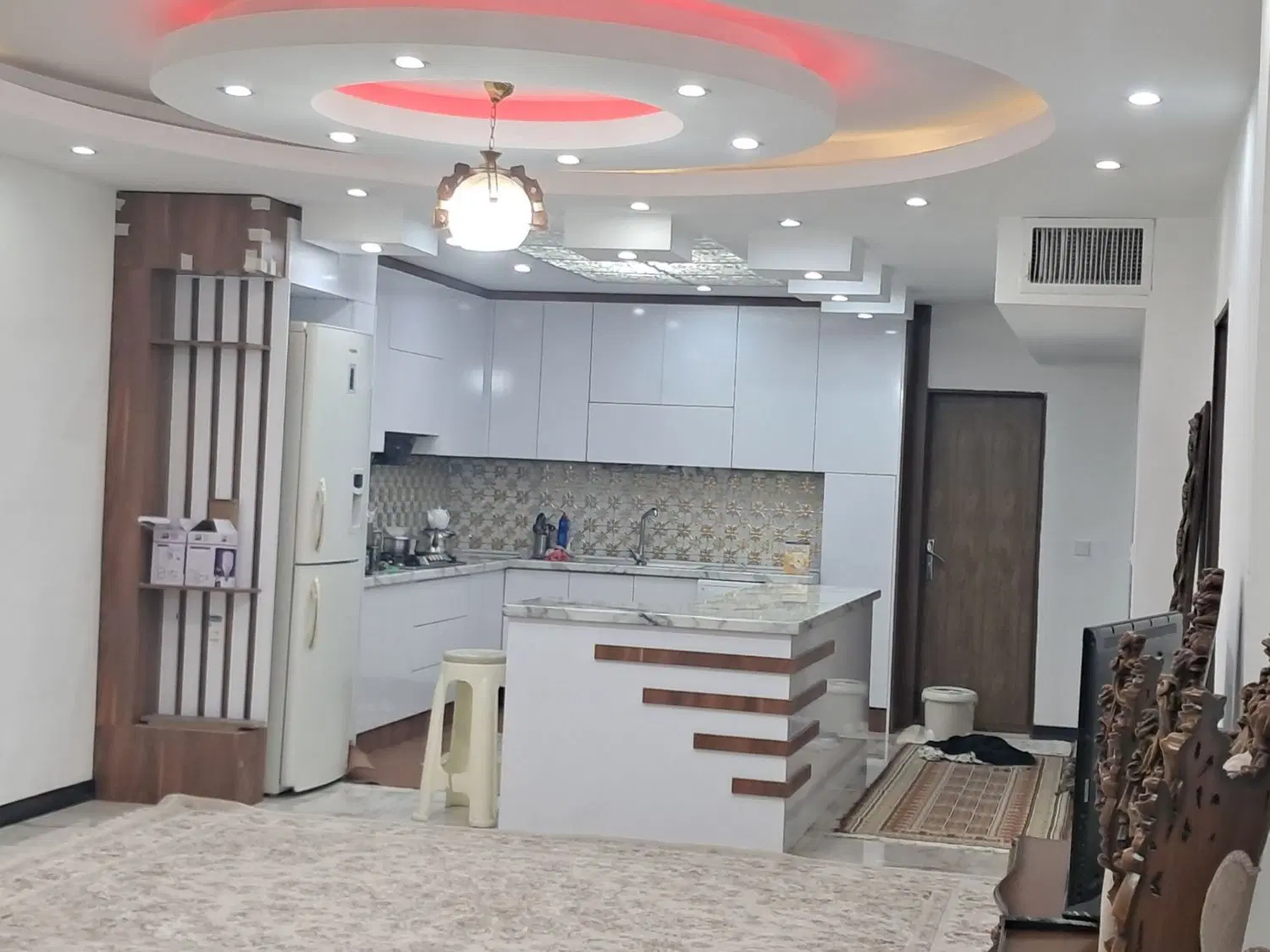 ویلایی شیک متن را بخون